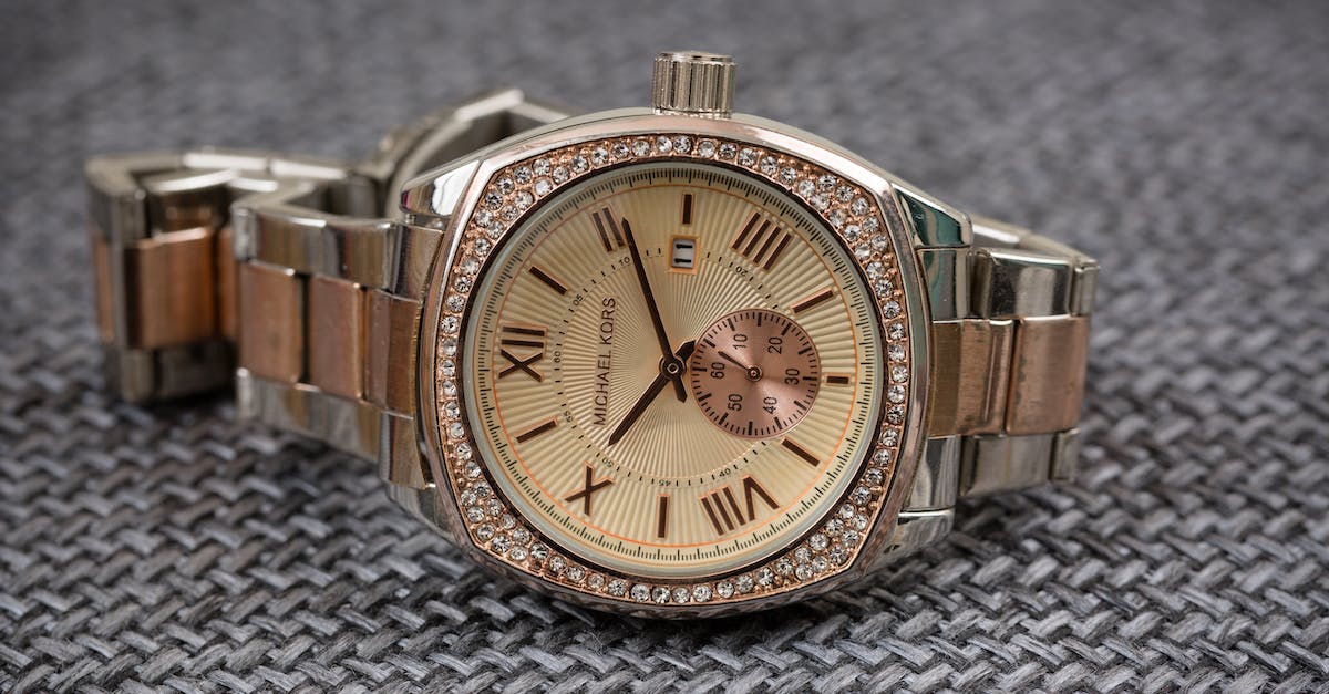 My tekkit classic keeps crashing! [closed] - Gold and Silver Round Analog Watch