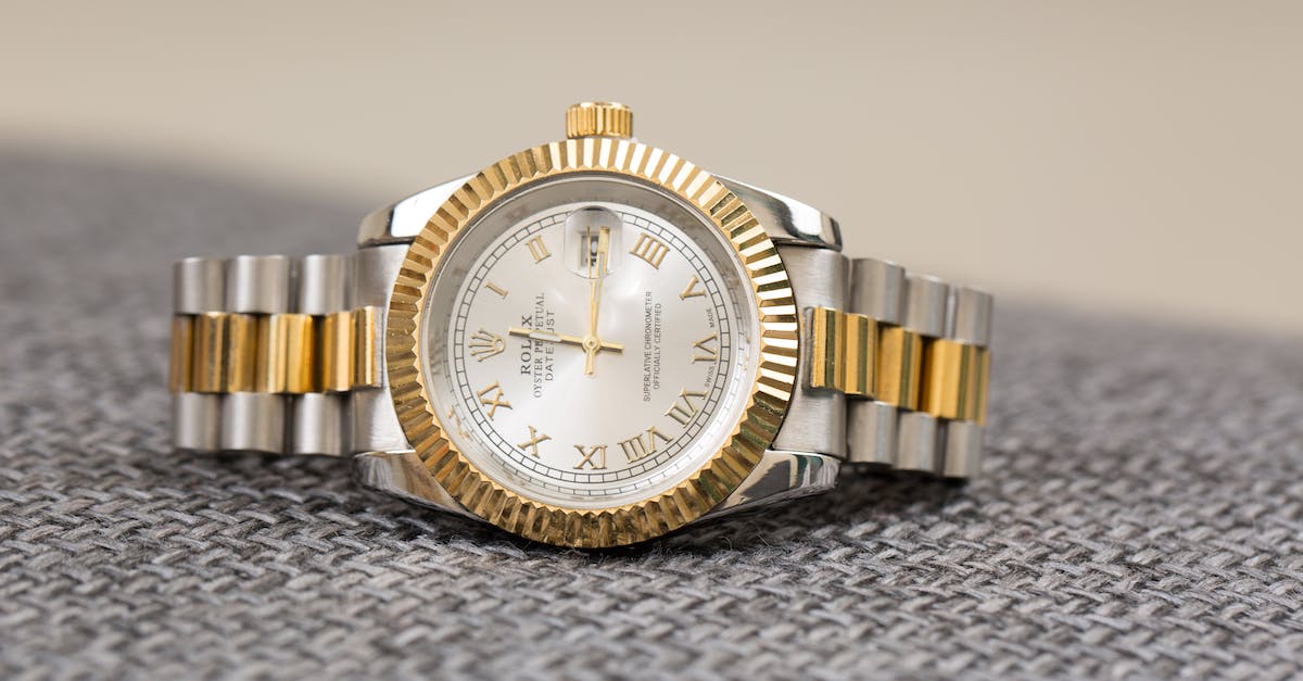 My tekkit classic keeps crashing! [closed] - Gold and Silver Round Analog Watch