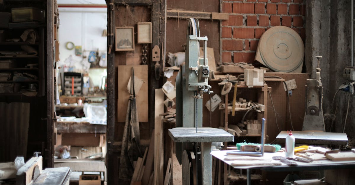 No additional dialog for my steward, can't buy Lumber in Lumber Mills - Interior of messy old workshop