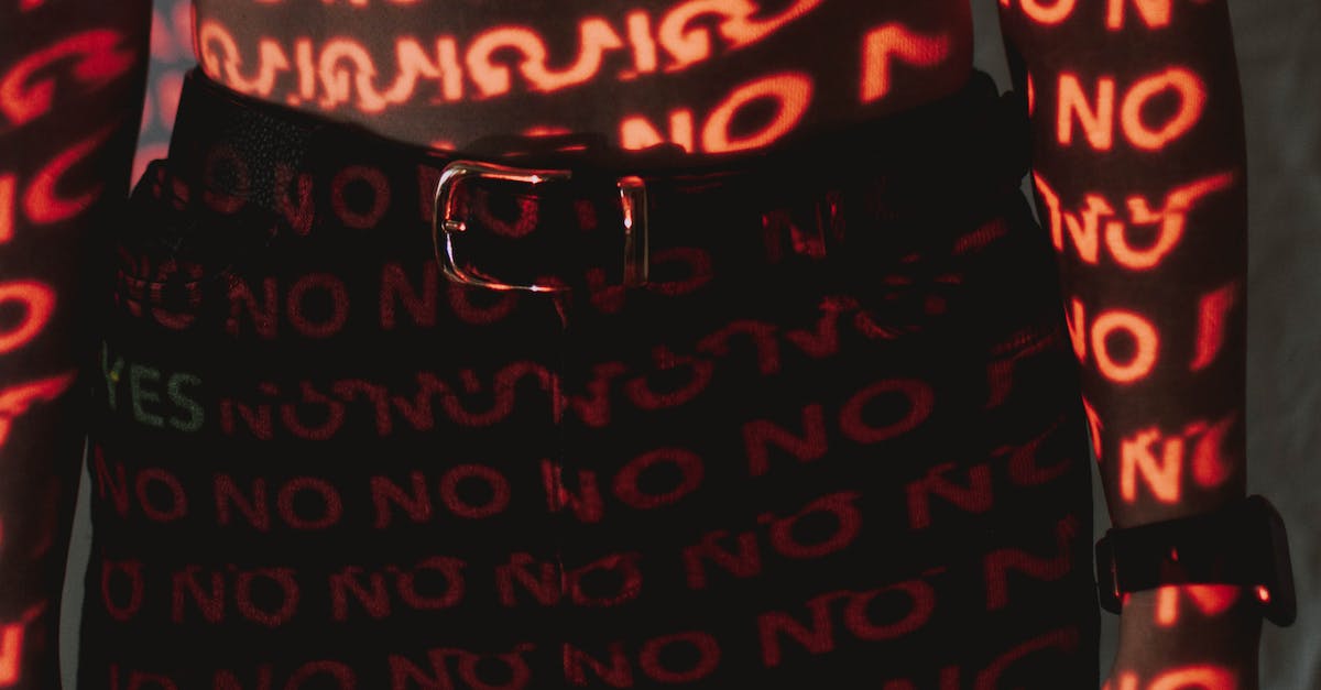 No text shown in GMod - Red and Black NO Text