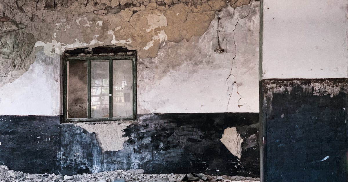 Not being able to destroy blocks - Shabby damaged wall in ruined building