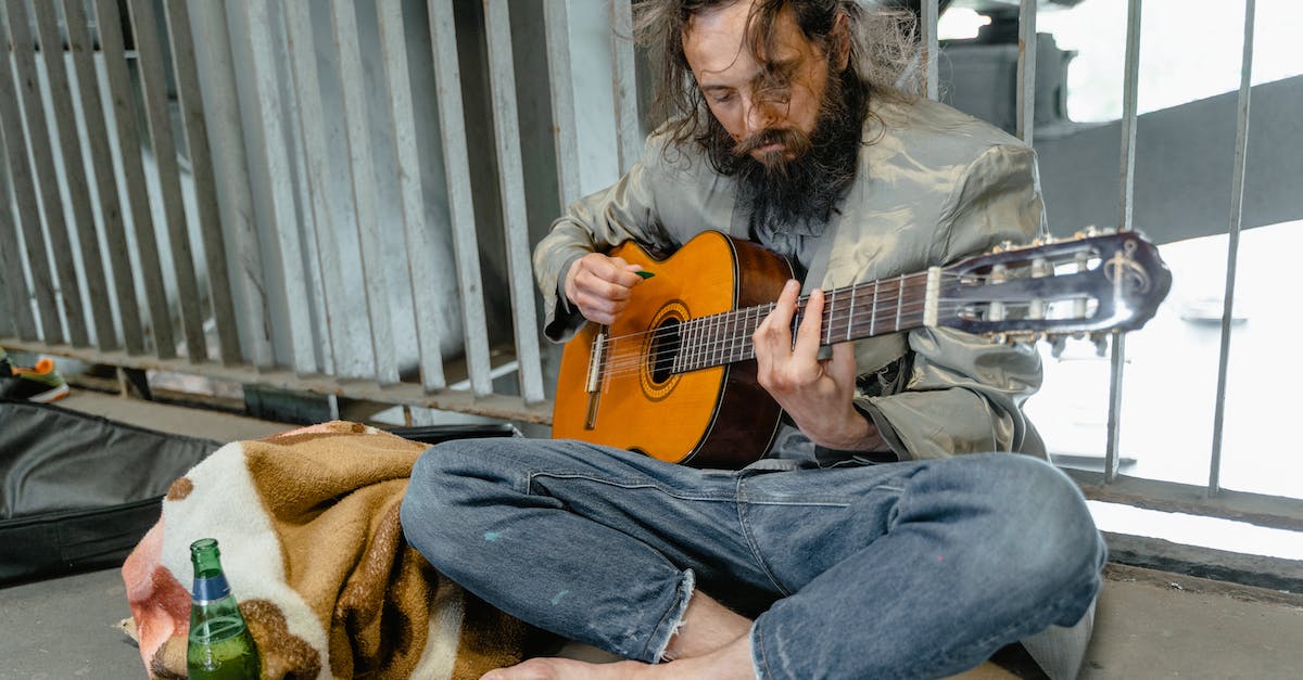 Poor FPS while playing Trove - A Homeless Man Playing a Guitar