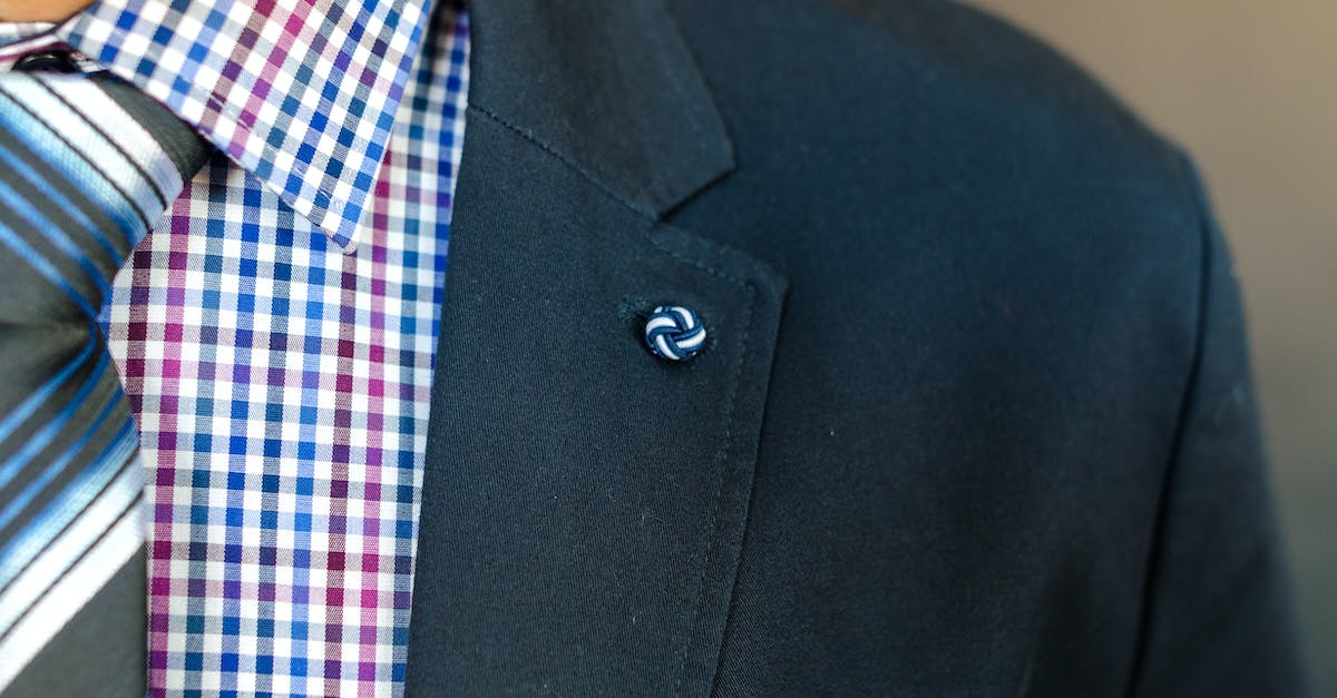 Portal - Look Up and Look Down commands are not working - Closeup Photo of Man in Black Suit Jacket