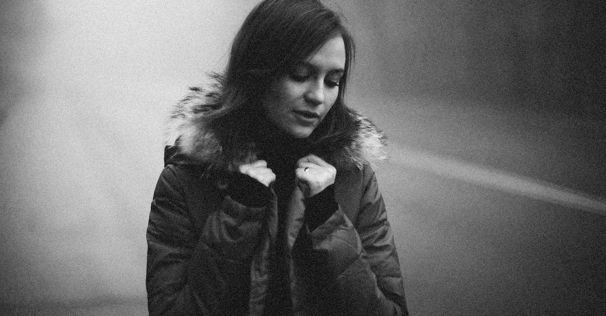 "No suitable display mode found" error for Dawn of War & DoW: Winter Assault - Pretty Woman in Black Jacket 