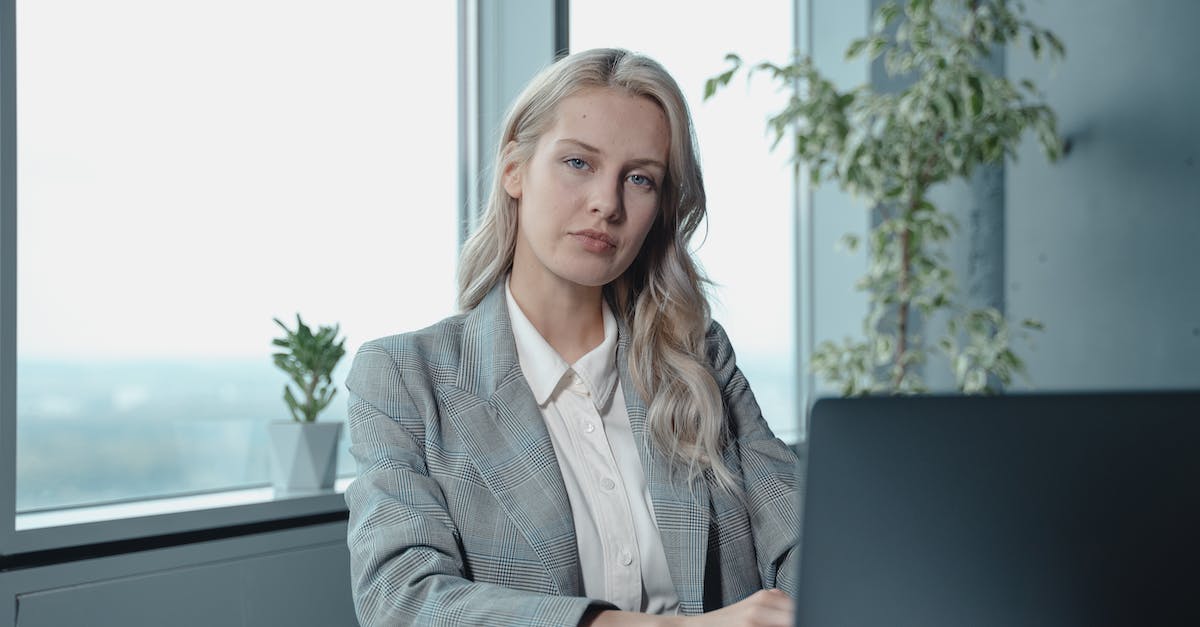 "Premeditated" kill bonus in Sniper Elite 3 - what is it? - Woman In Gray Blazer 