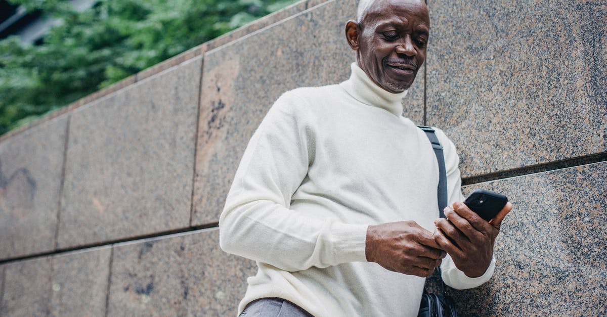 "Your connection to matchmaking servers is not reliable" message on CS:GO? - Black man using mobile phone on street "Your connection to matchmaking servers is not reliable" message on CS:GO? - Black man using mobile phone on street