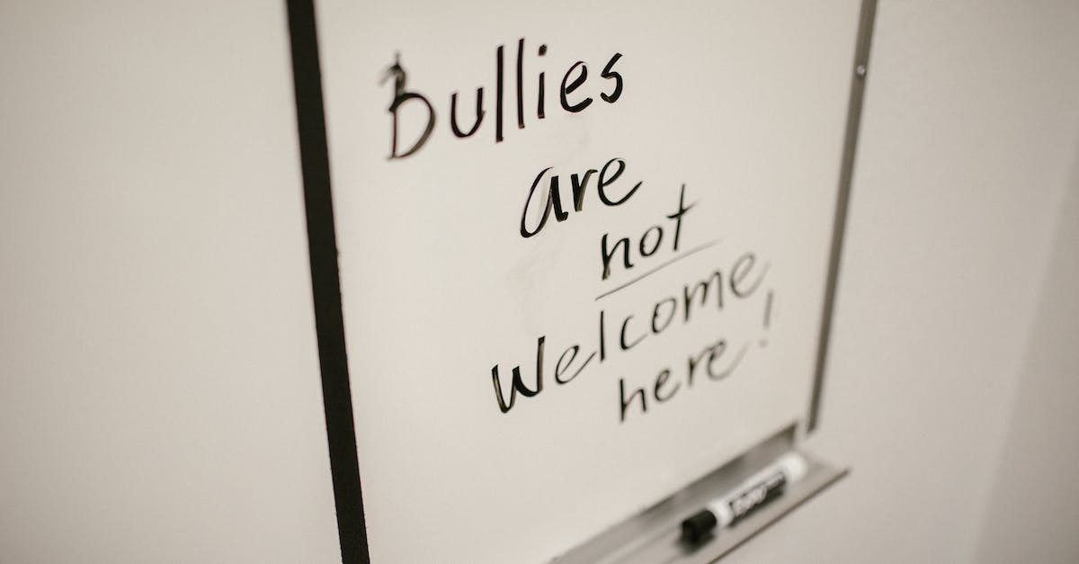 Remove the "You are now attacking/defending!" message - Message Against Bullying