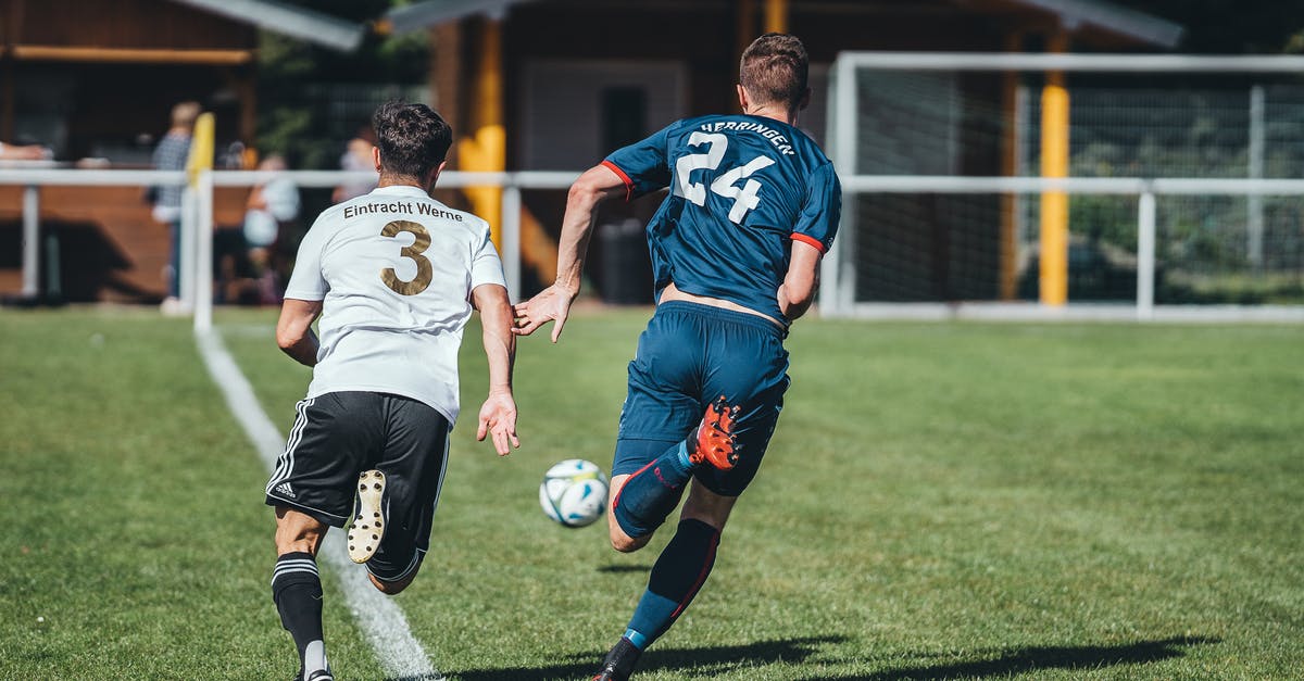 Run command if player is NOT matching DataTag [duplicate] - Unrecognizable football players running on field