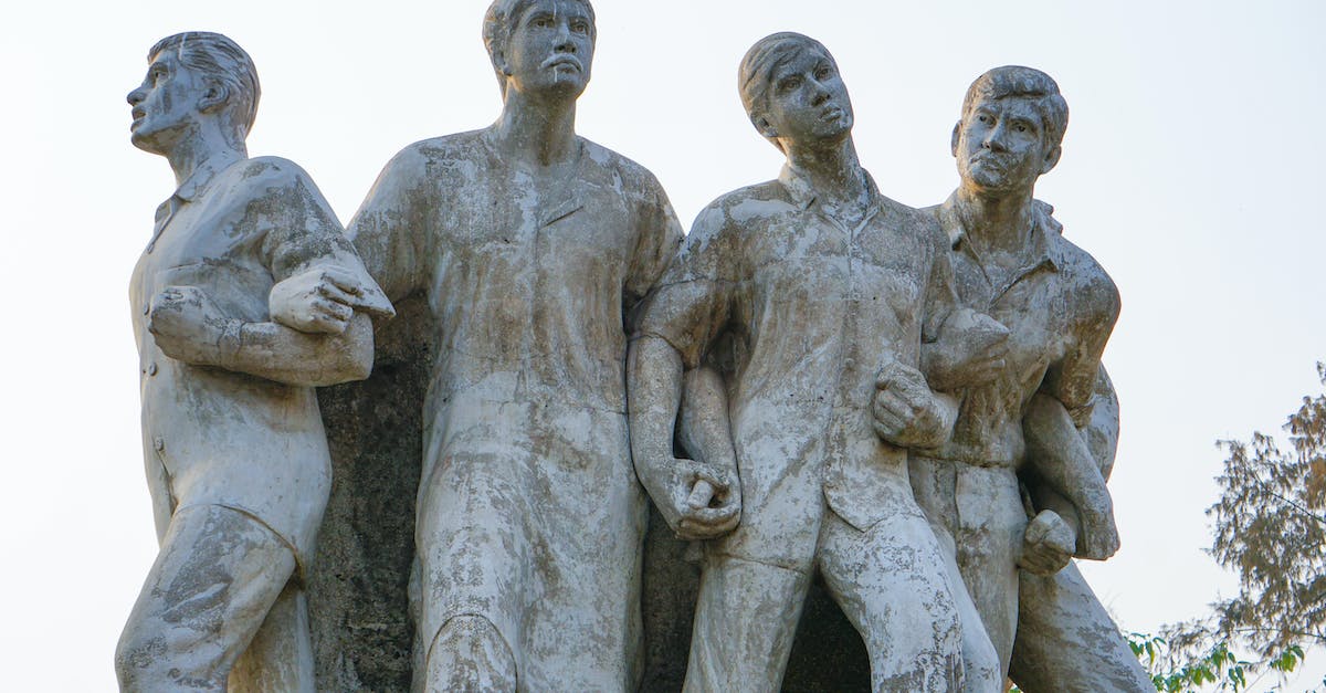 Sejuani vs Leona Support - 3 Men Statue Sejuani vs Leona Support - 3 Men Statue