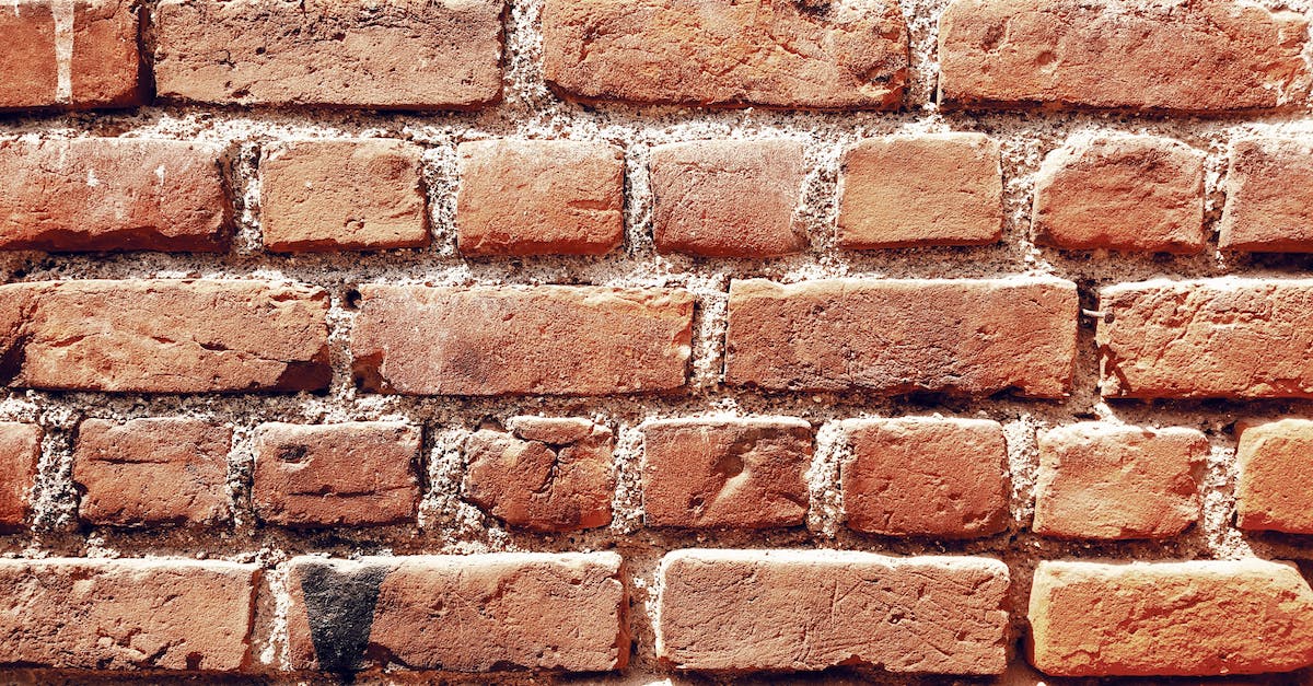 Setblock any cracked blocks - Rough shabby brick wall of aged building