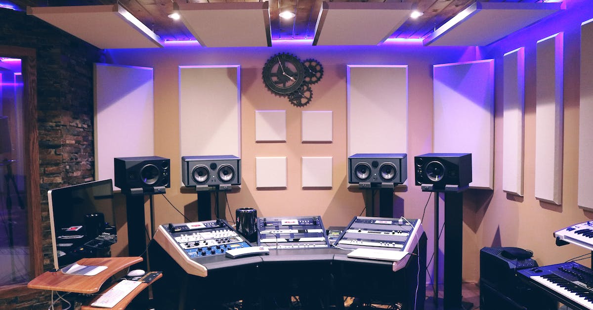 Shaky Controls in Descent 3 - Recording Studio With Ultra Violet Florescent Shaky Controls in Descent 3 - Recording Studio With Ultra Violet Florescent