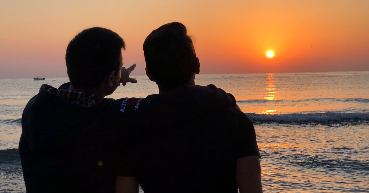 Sharing Finds in No Man's Sky - Friends standing near sea at sunset Sharing Finds in No Man's Sky - Friends standing near sea at sunset