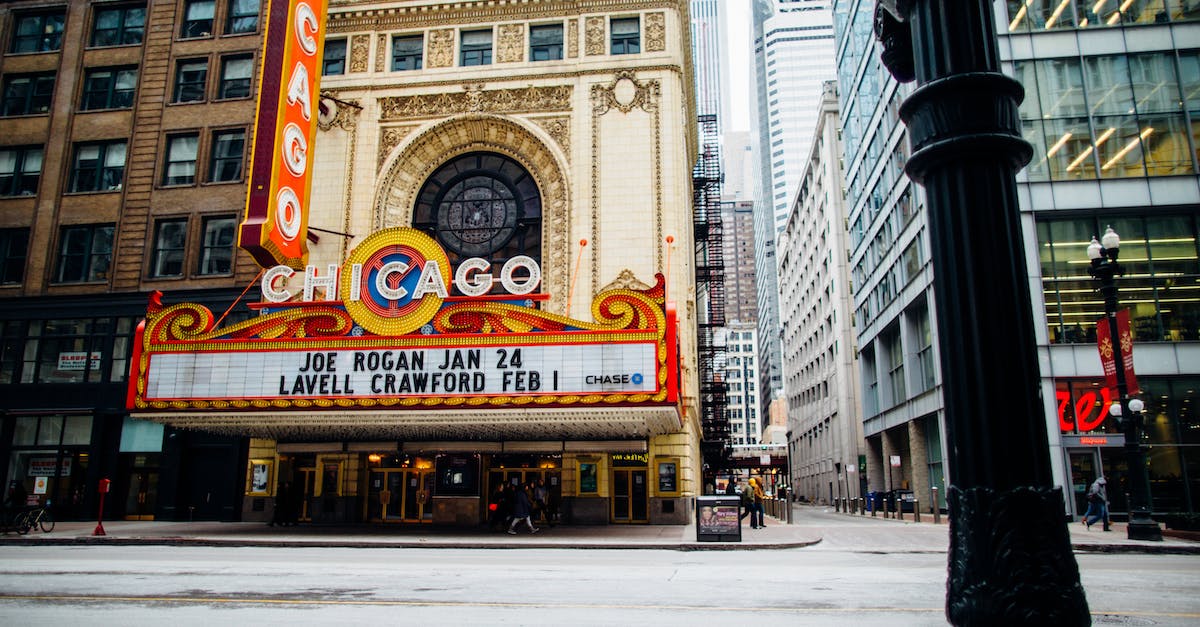 Show radiuses of other buildings - Chicago Theater Building