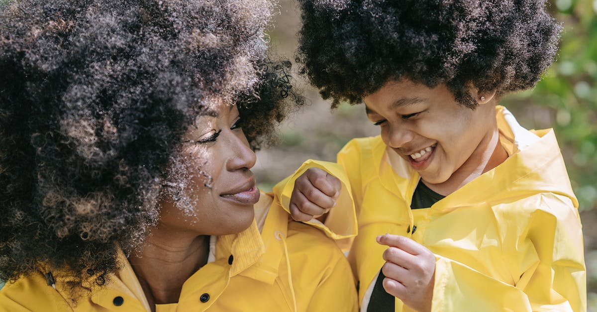 Sightstone vs Yellow-Trinket on Lee Sin [closed] - Woman in Yellow Button Up Shirt