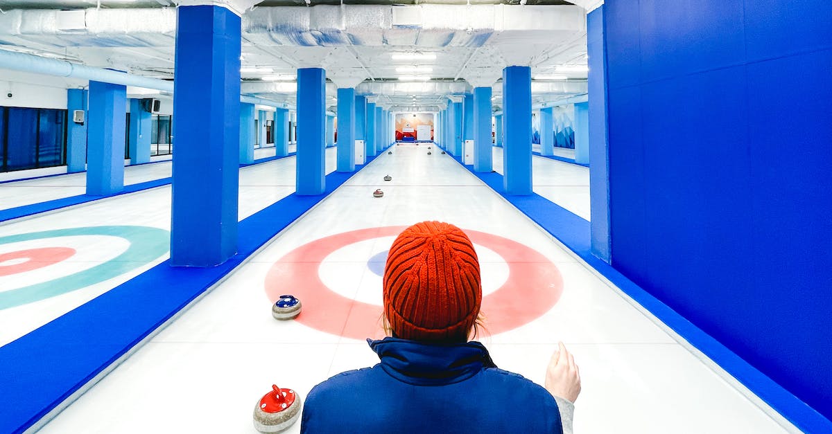 Skyrim - How to remain neutral on Thirsk Mead Hall quest - Man in Blue Jacket Sitting on White Floor