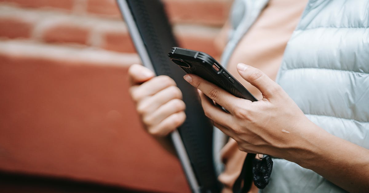 Sonic the hedgehog style boost pads in Minecraft? - Crop freelancer with laptop and smartphone on street Sonic the hedgehog style boost pads in Minecraft? - Crop freelancer with laptop and smartphone on street