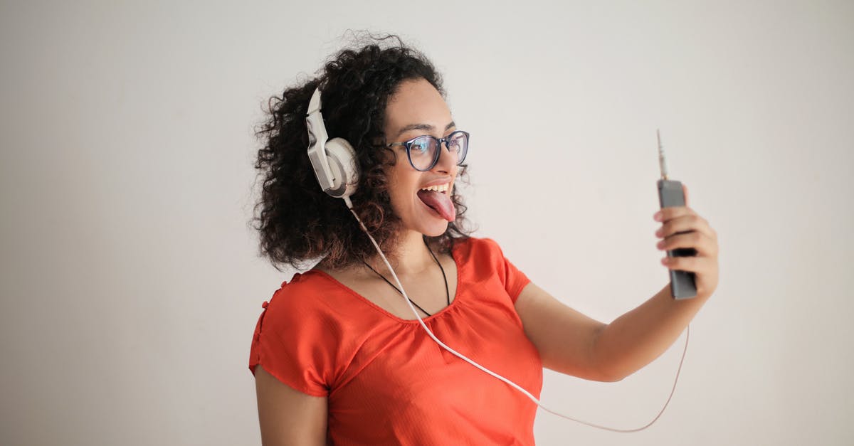 Sound glitches when I pull out my sword - Man Taking A Photo On A Smartphone