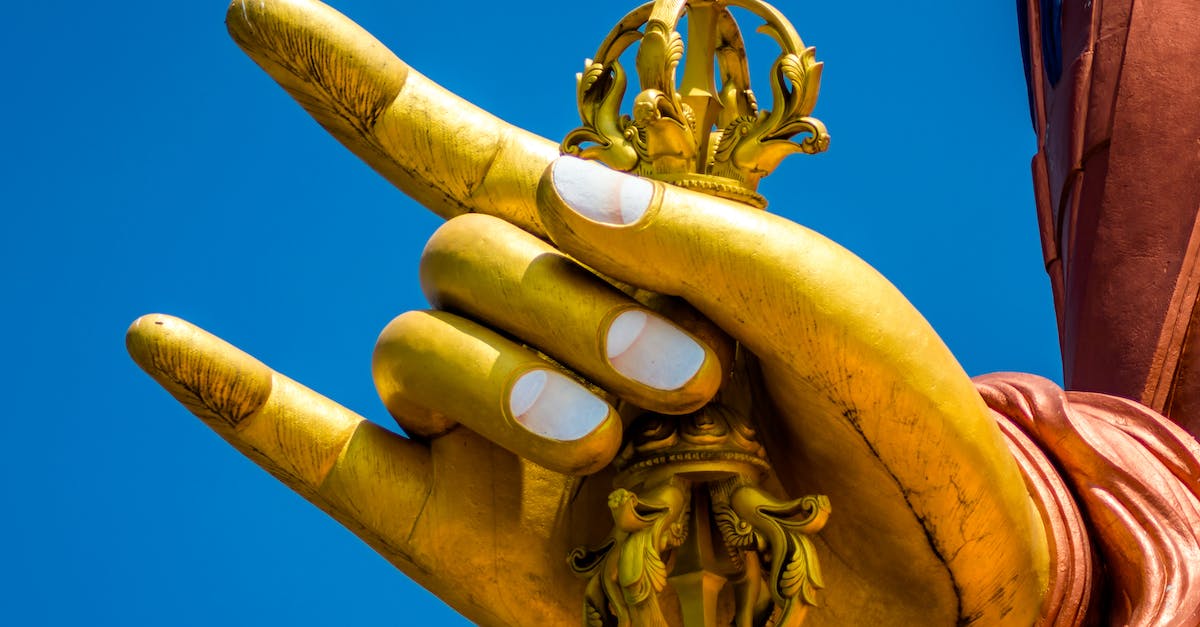 temple run 2 gold color circles - Buddha Hand Statue