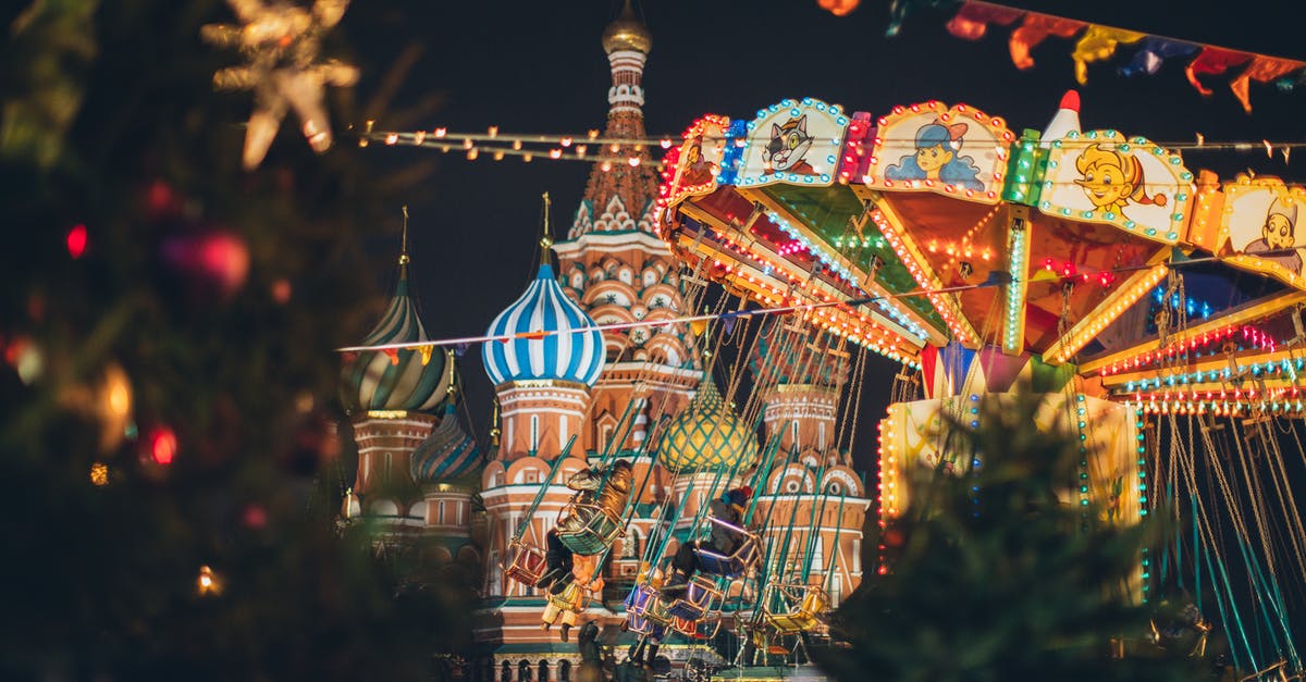temple run 2 gold color circles - Colorful carousel against Cathedral on Red Square at New Year night