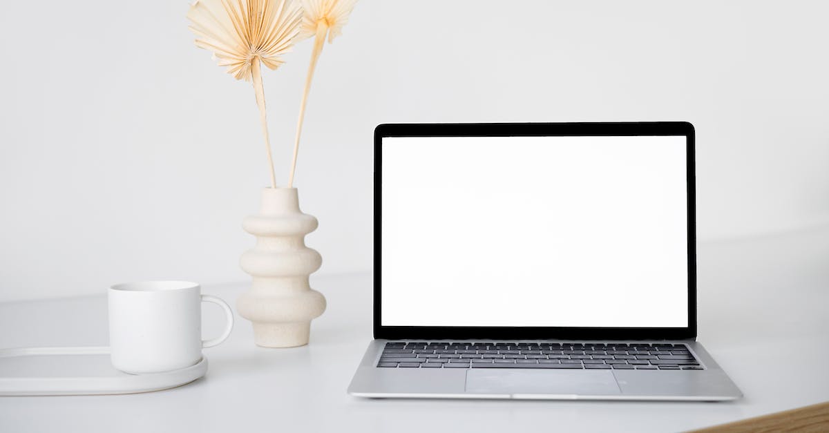Testfor blank scores Minecraft [duplicate] - White Ceramic Mug Beside Macbook Pro