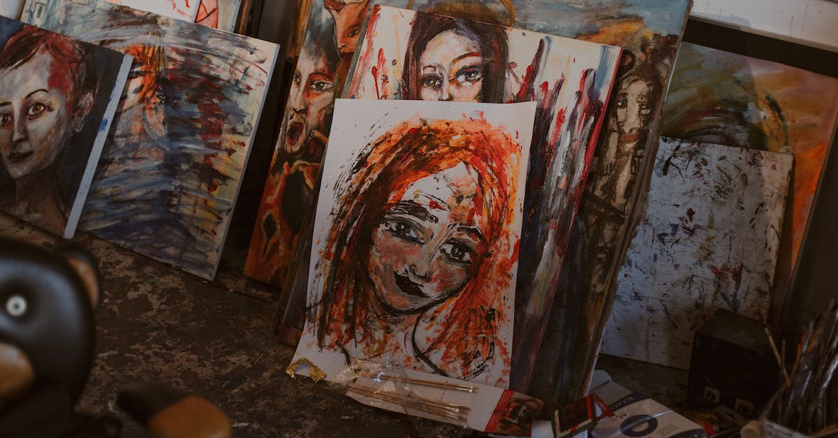 The game displays messy colors and pixels movements - Assorted-color Painting Piled Up