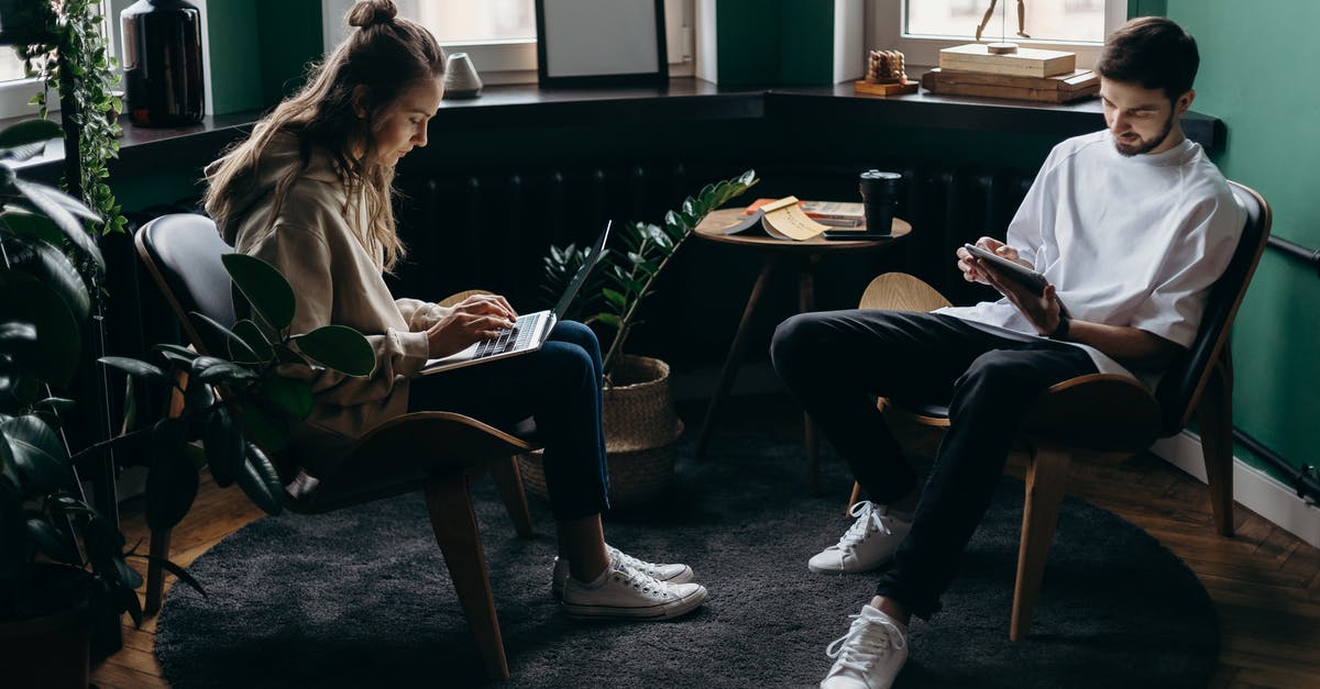 Transferring Minecraft world from iPad to ps4 using usb - Photo of Two Person Using Their Gadgets
