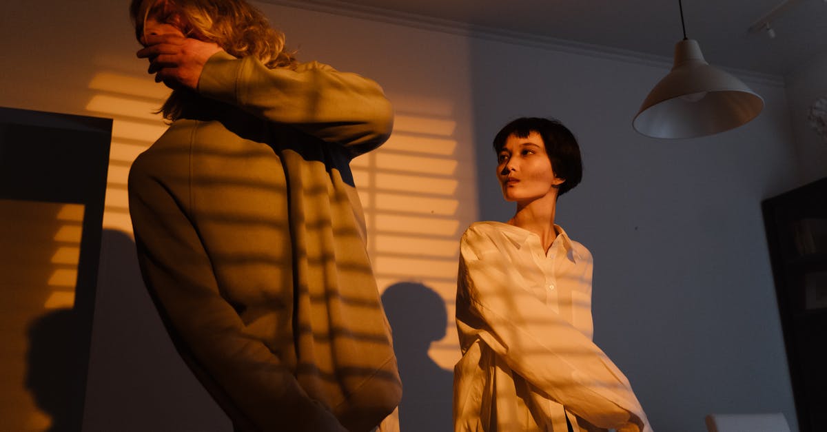 Trouble downloading GTA5 on XBOX360 - Woman in a White Shirt Slapping a Man