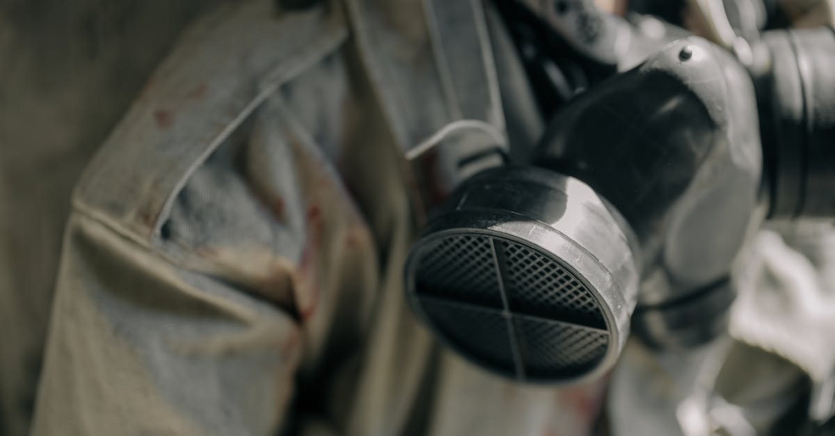 Ultra modded survival isnt responding [closed] - Black and Gray Dslr Camera on Persons Lap