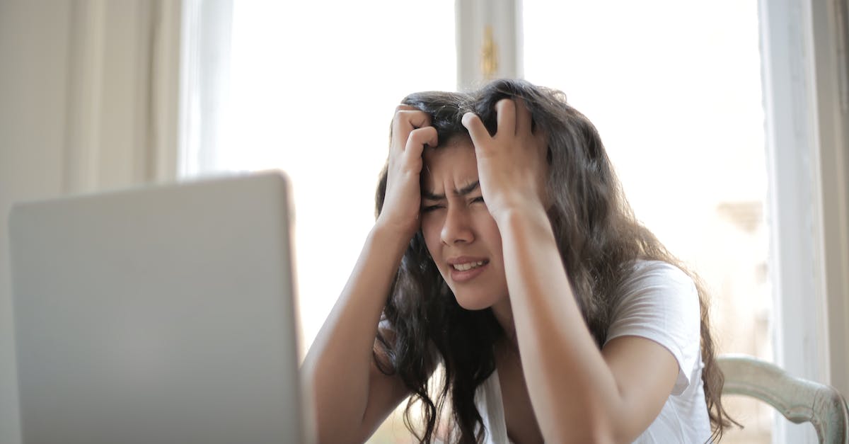 Weird CoD AW Gold Edition problem PC - Woman in White Shirt Showing Frustration