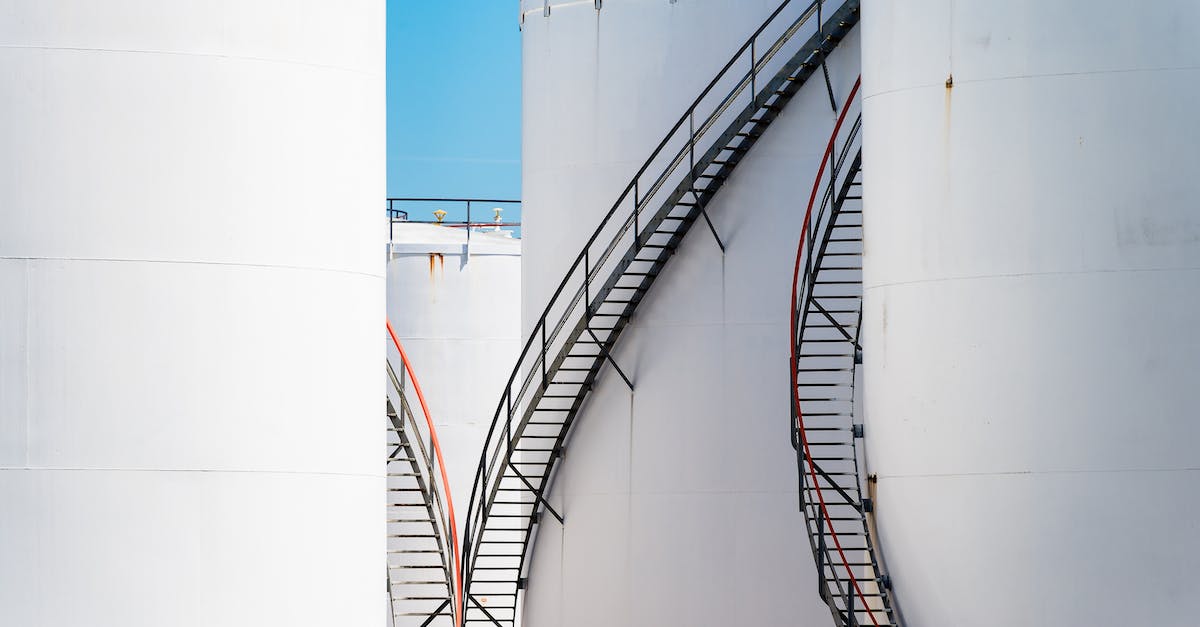 What's the best way to buff oil storage mid game? - White Oil Tanks Under the Blue Sky What's the best way to buff oil storage mid game? - White Oil Tanks Under the Blue Sky