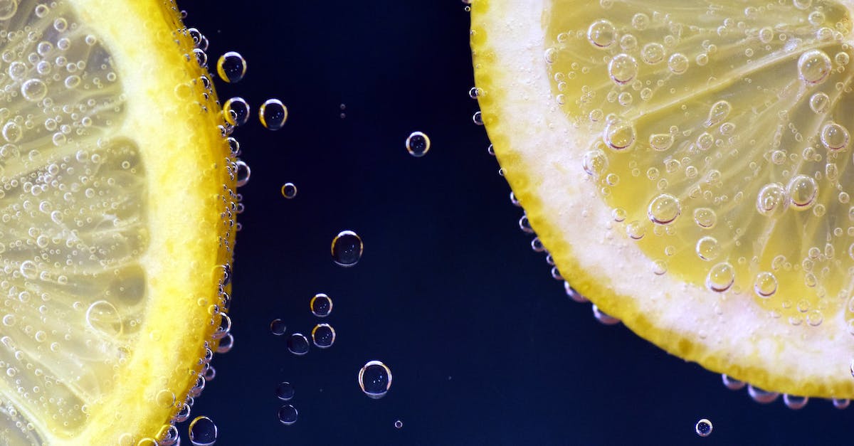 What's the deal with fruit juice? - Closeup of Sliced Lemon