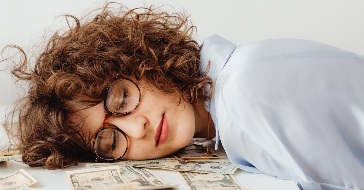 What's the fastest way to make money in Sleeping Dogs? - Woman Sleeping on a Desk