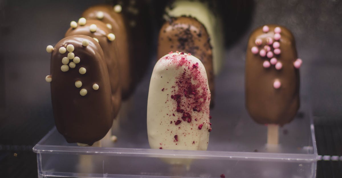 What are some good armors Dark Souls 2 [closed] - Close-Up Photo Of Chocolate Covered Popsicle