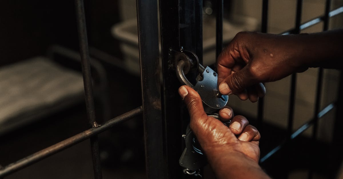 What are the benefit of locking an already v-synced framerate? - Close up of Locking Padlock in Jail What are the benefit of locking an already v-synced framerate? - Close up of Locking Padlock in Jail