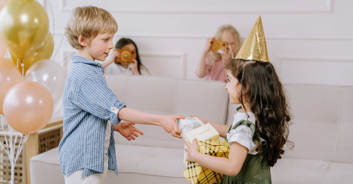 What are the best presents to give when wooing someone? - Free stock photo of baby, birthday, birthday party