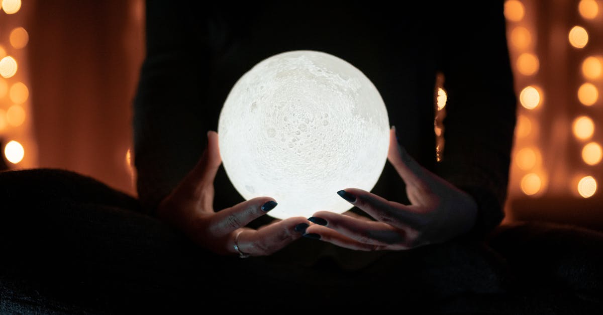 What determines Psychic Inver's reward? - White Moon on Hands