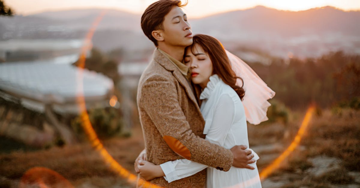 What does KDA stand for in Halo 5 and how is it determined? - Romantic ethnic couple embracing in evening time