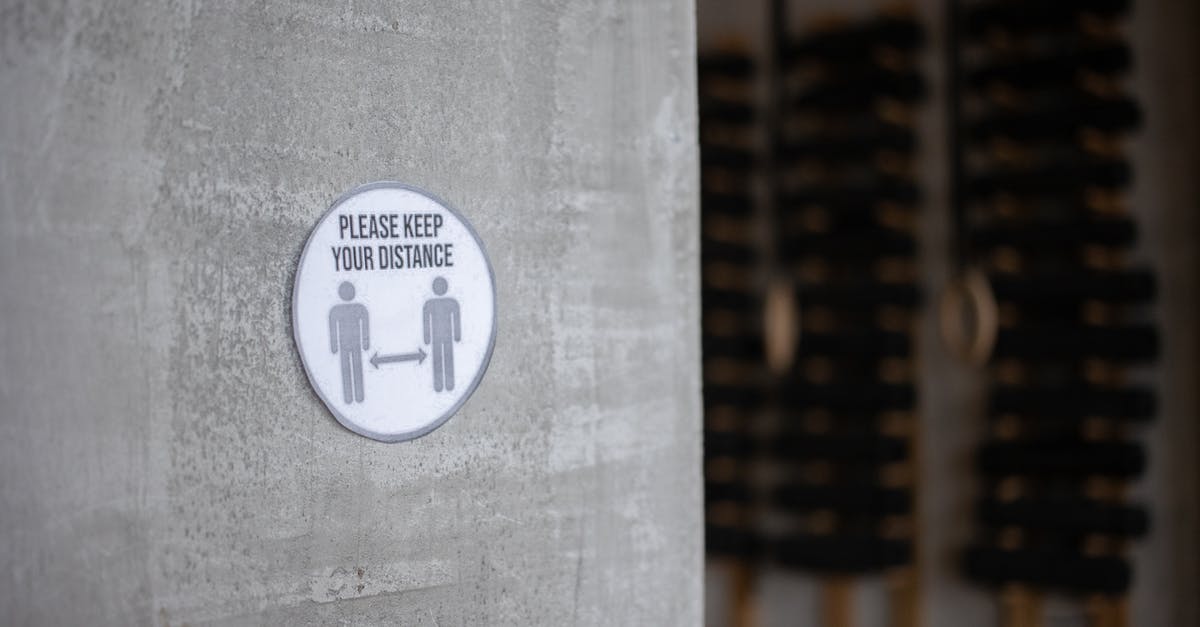 What does the grey arrow on the minimap mean? - Please Keep Your Distance title on sign in gym What does the grey arrow on the minimap mean? - Please Keep Your Distance title on sign in gym