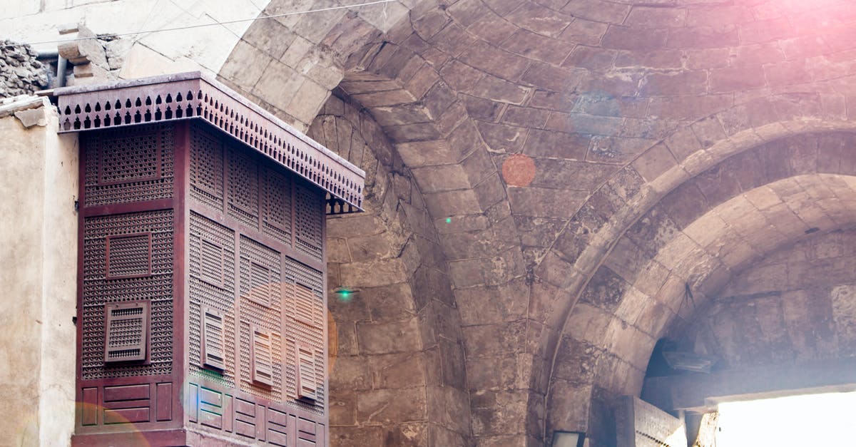 What does the Pirate and Nate say when trying to open the gate in Chapter 5? - Brown Wooden House