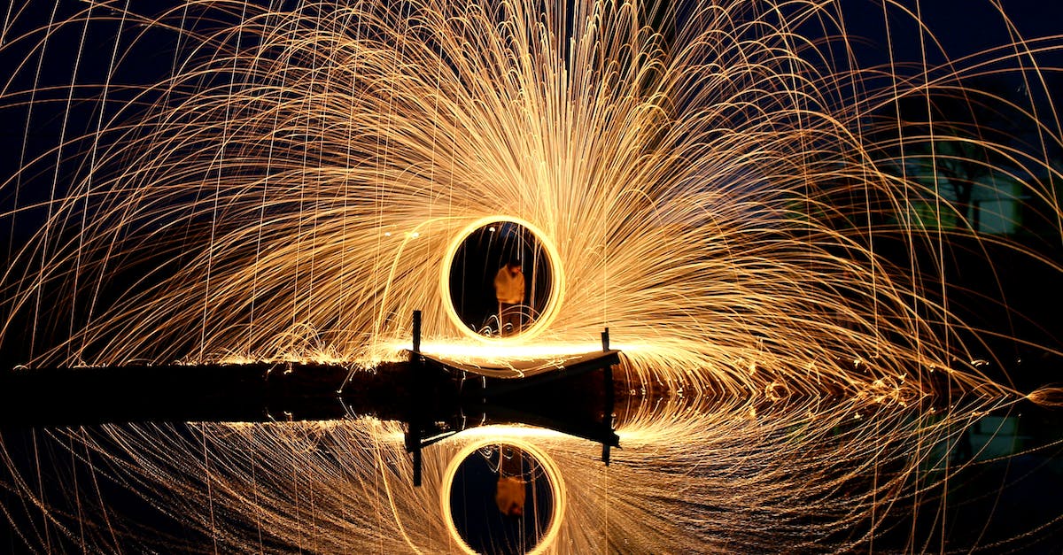 What does the Weight of Darkness effect do? - Bright golden freeze light with bunch of beams at night What does the Weight of Darkness effect do? - Bright golden freeze light with bunch of beams at night