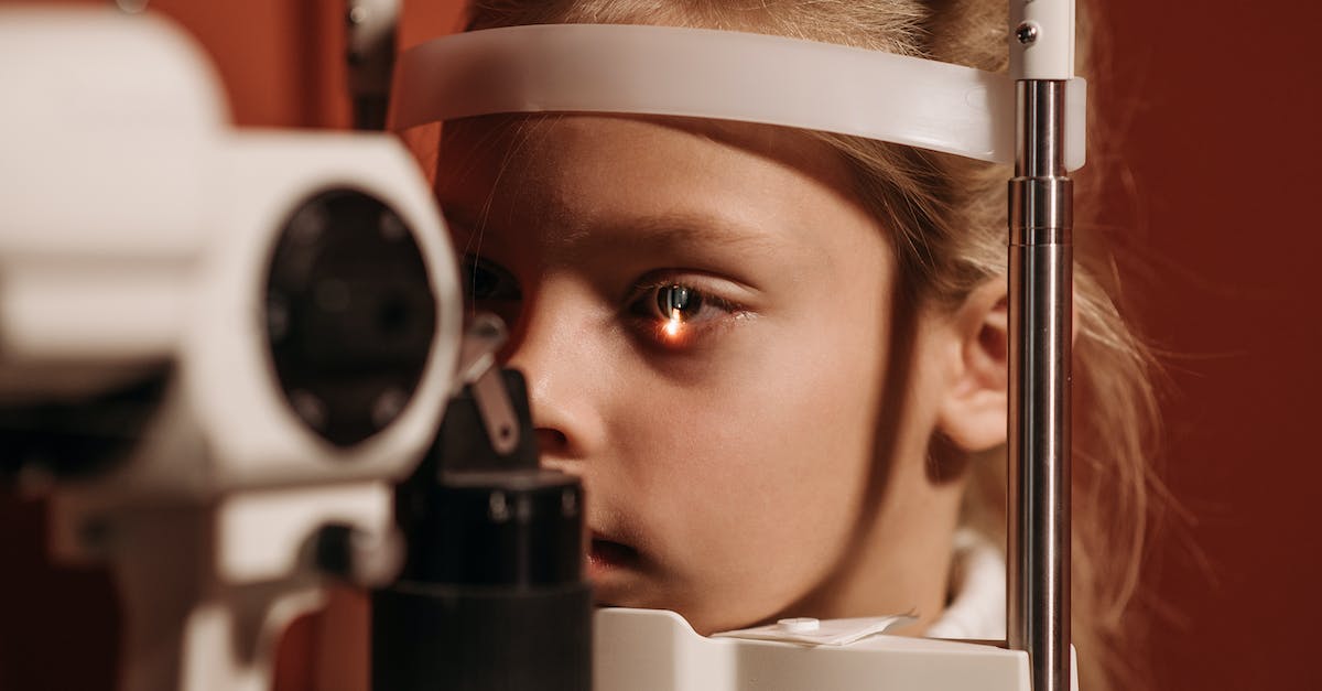 What equipment should I have to kill the Eye of Cthulhu? - Light Ray on a Girl's Eye