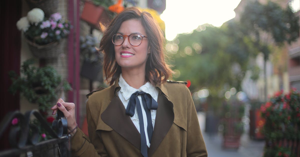 What happens if everybody dies on a survival round in Fall Guys? - Joyful stylish woman on street in city What happens if everybody dies on a survival round in Fall Guys? - Joyful stylish woman on street in city