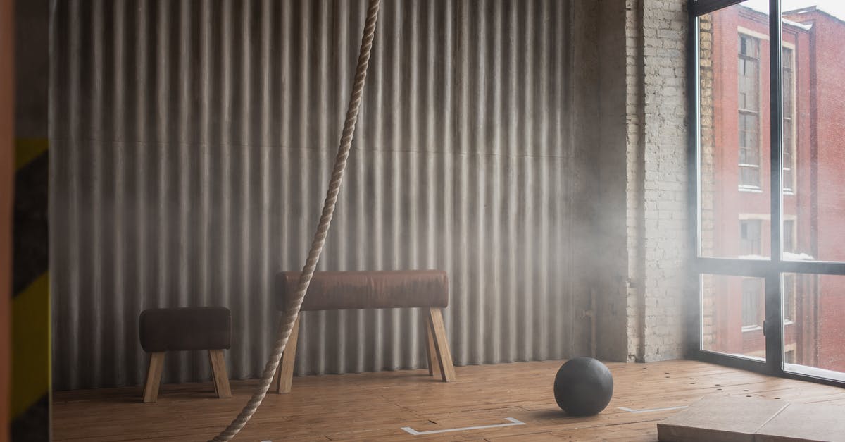 What is the difference between powering a block with a repeater and with redstone dust leading into it - Battle rope and slam ball on floor in gym