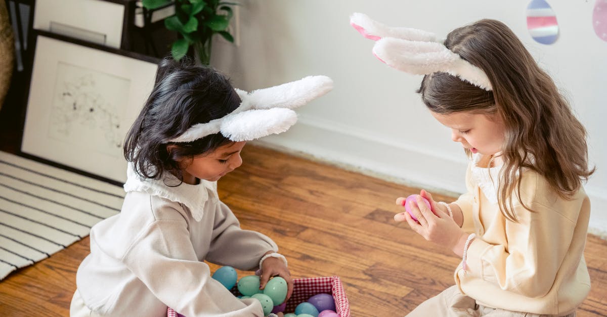 What is this game box easter egg in The Last of Us? - Cute girls with bunny ears playing with plastic eggs What is this game box easter egg in The Last of Us? - Cute girls with bunny ears playing with plastic eggs