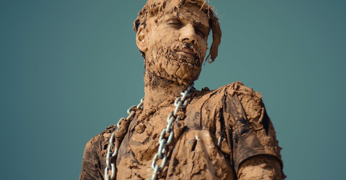 What multiplier does a "Perfect!" chain give me? - Man Covered in Mud with Chain around Neck