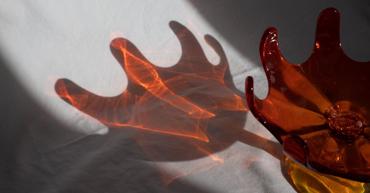 What unusual effects can taunts come in? - Shadow of unusual red transparent vase