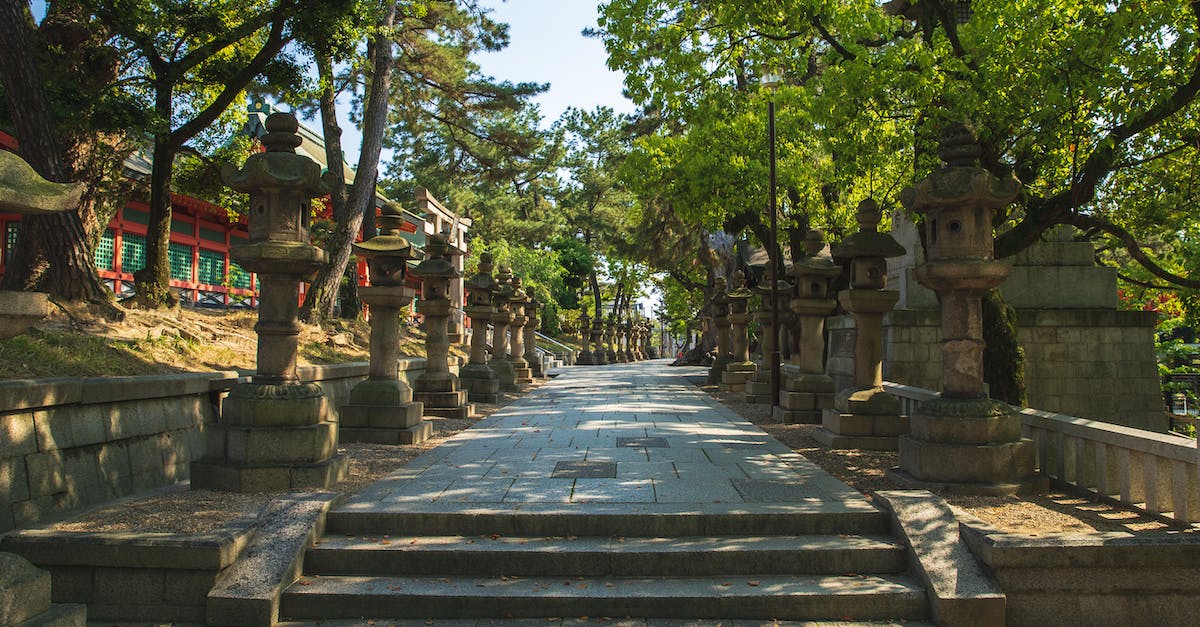 Where are the Crowbar spawn locations in Shadow Raid? - Long pathway surrounded by stone lantern