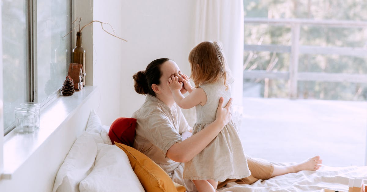 Where can I play Naruto Ninpou any version with someone else for free? [closed] - Mother and daughter having fun in bedroom while spending time together at home