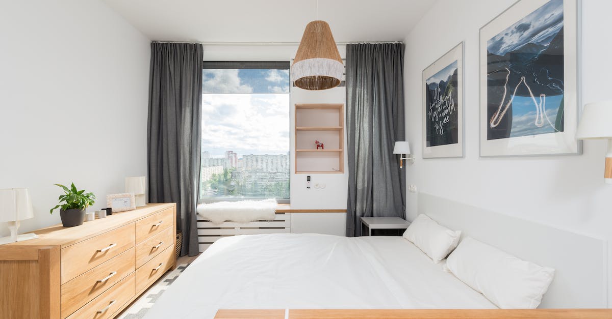 Where is the bed you rent in vault 21? - Cozy bedroom with modern furniture and decorative elements Where is the bed you rent in vault 21? - Cozy bedroom with modern furniture and decorative elements