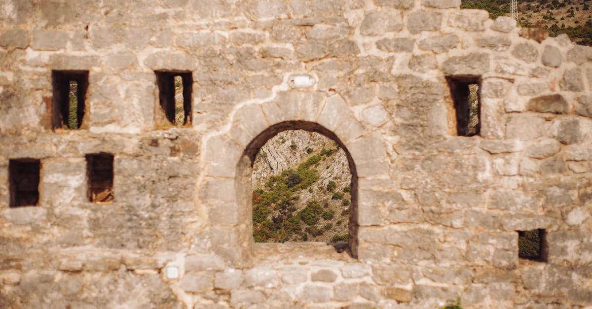 Where to use pennants in Castle Siege - Brown Concrete Brick Wall